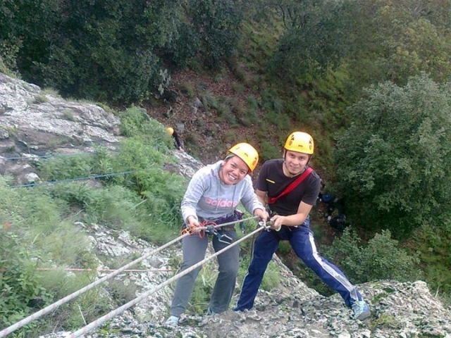  Abseilen mit Freunden 